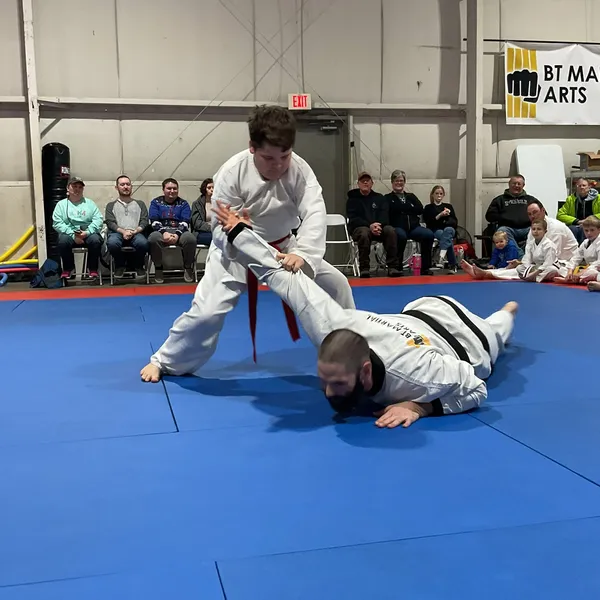 Adult students drilling takedowns